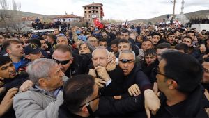 Kemal Kılıçdaroğlu'na Alçak Saldırı!