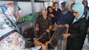 Emine Erdoğan Pazarlı balıkçı kadınları ziyaret etti