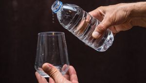 Pet şişe suların son kullanım tarihine dikkat!