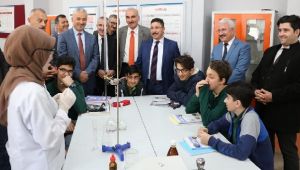 Pazar Fen Lisesine Z Kütüphanesi