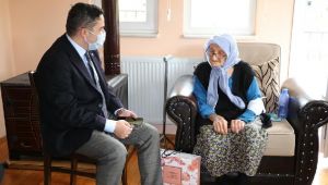 100 Yaş Üzeri ve Şehit Anneleri Unutulmadı