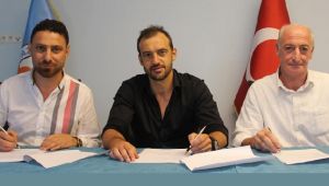 Hakan Macit Pazarspor'la Sözleşme İmzaladı