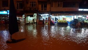 Rize Pazar’da Sağanak Yağış Sele Neden Oldu