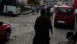 Pazar Aktepe Köyü Durak Kavşağı, Yayalar İçin Tehlike Saçıyor