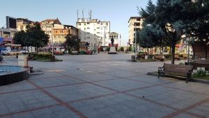 Pazar'ın Sokaklarında Sessizlik