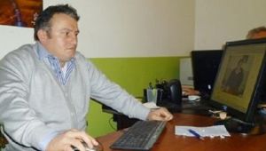 GÜR: Ayakta Duran Gazetecilerin Gününü Kutluyorum