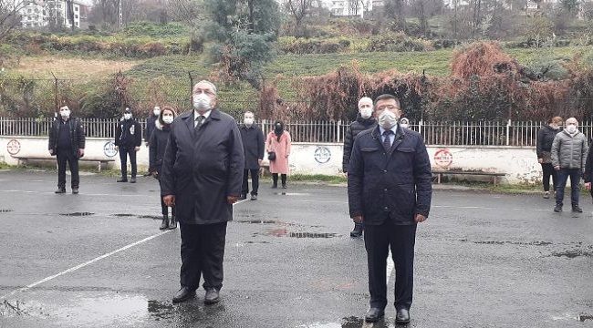 Okullarda İstiklal Marşı Okundu