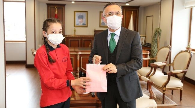 Hacer BAL Şiir Yarışmasında Türkiye Birincisi Oldu