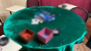 Kumar Oynatılan Bir Evde 21 Kişi Yakalandı
