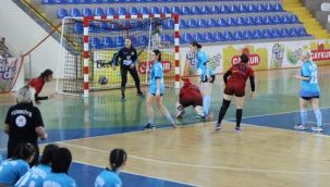 Olimpik Pazar Spor Kadın Hentbol Takımı Hızlı Başladı