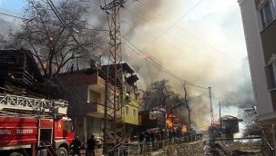 Yusufeli'nde 50'ye Yakın Ev Yandı