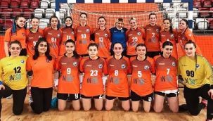 Kadın Hentbol Takımımız Kırşehir'e Gitti