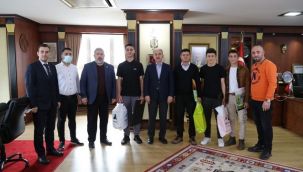 Başkan Rahmi Metin'den Dereceye Girenlere Ödül