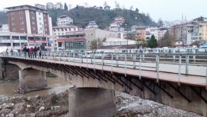 Rize Pazar'da Tarihi Köprünün Yıkılacağı İddiası!
