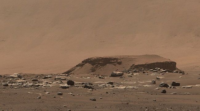 Mars'ın Jezero Krateri'ndeki Kayalar Volkanik Kökenli