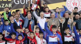 Pazar'da Düzenlenen ' Güreş Yıldızlar Grup Birincilik Karşılaşmaları' Sona Erdi