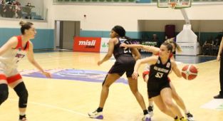 Rize Belediyesi Kadın Basketbol Takımı Yarı Finalde İlk Maçını Kazandı