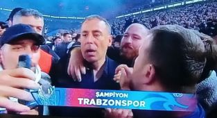 Trabzonspor Taraftarı Şampiyonluğu Kutluyor!