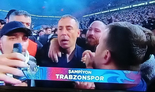 Trabzonspor Taraftarı Şampiyonluğu Kutluyor!