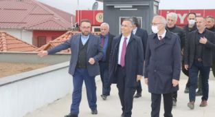 Vali Çeber, Çay Çarşısında İncelemelerde Bulundu