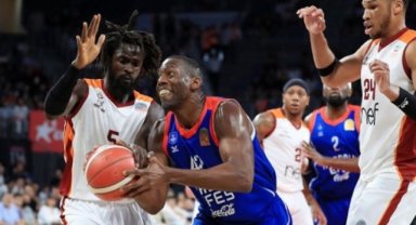 Anadolu Efes Seriyi Eşitledi