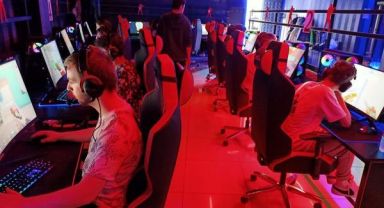 E-Spor Turnuvasında Heyecanlı Anlar Yaşanıyor…
