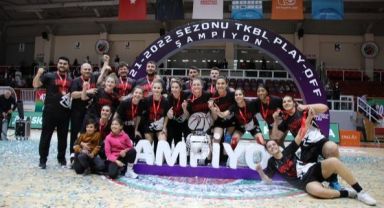 Rize Belediyesi Kadın Takımı Potada Şampiyon Oldu