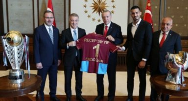 Erdoğan, Trabzonspor Heyetini Kabul Etti