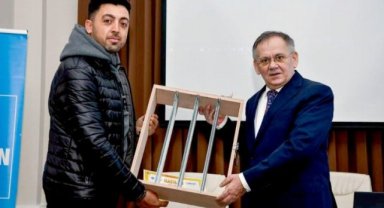 Bu Zehrin Gramı 400 Lira