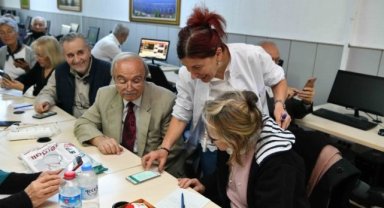 Yaşlılar ve Gençler Teknolojiyi Birlikte Yakalıyor!