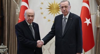Cumhurbaşkanı Erdoğan, Bahçeli'yi Külliye'de Kabul Etti