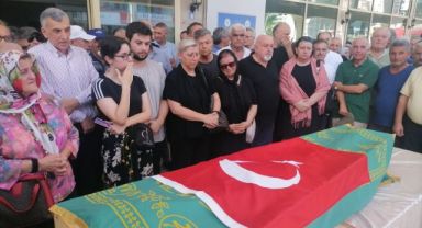 Eski Başkan Saymaz'a Belediye Önünde Tören!