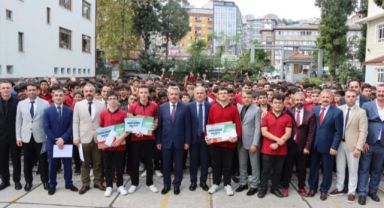 Şampiyon Öğrenciler Rize'de Ödüllendirildi