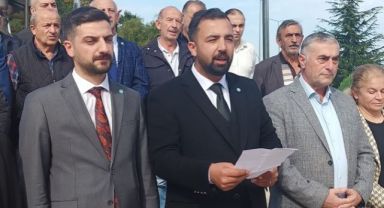 İYİ Parti Tutuklu Gazetecilere Destek İçin Basın Açıklaması Yaptı