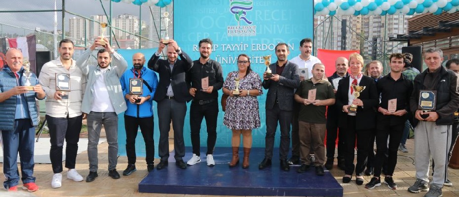 Recep Tayyip Erdoğan Üniversitesi Spor Turnuvaları Kupa Töreni Gerçekleştirildi