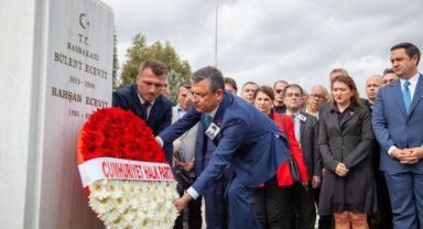 CHP 3. Genel Başkanı Ecevit’i Mezarı Başında Andı