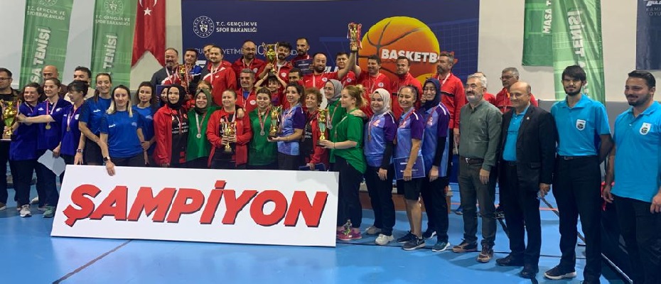 Rize İl Sağlık Müdürlüğü Kadın Masa Tenisi Takımı 100. Yıl Kamu Spor Oyunlarında Türkiye 2. Si Oldu!