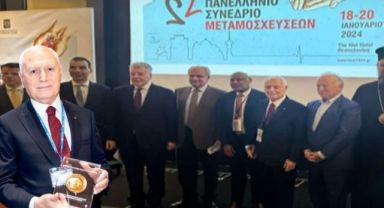 Onu Dünya Gıpta İle İzliyor Ödüllendiriyor Ya Biz?