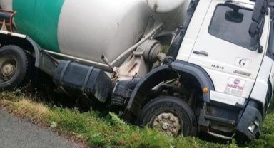 Rize Pazar Aktepe Köyü'nde Beton Mikseri Kaza Yaptı