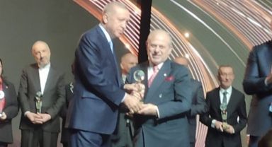 Hemşinli Tulum Sanatçısı Remzi Bekar’a Yaşayan İnsan Hazinesi Ödülü Verildi