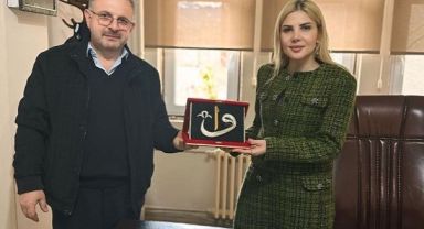 Filografi Hocası Abdülhamit Kurtuluş’tan Selen Kurt’a Anlamlı Hediye