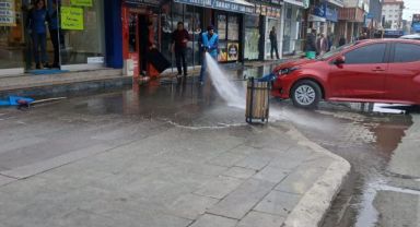 Bayram Öncesi Pazar’da Temizlik Seferberliği