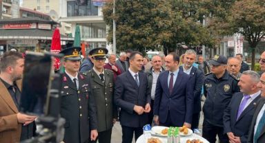 Pazar Demokrasi Meydanı’nda Bayramlaşma Programı Düzenlendi
