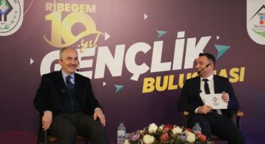 Ribegem'in Düzenlediği 10. Yıla Özel Gençlik Buluşmasına Binin Üzerinde Genç Katıldı