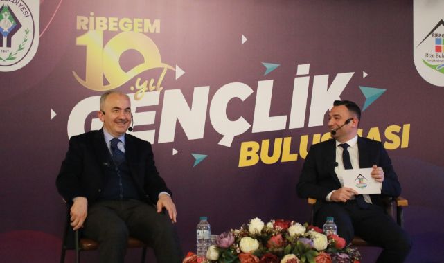 Ribegem'in Düzenlediği 10. Yıla Özel Gençlik Buluşmasına Binin Üzerinde Genç Katıldı