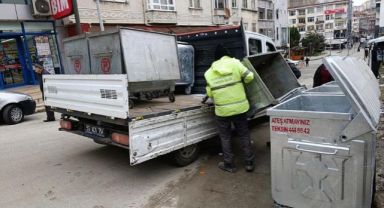 Pazar Belediyesi Çöp Bidonlarını Yeniledi 