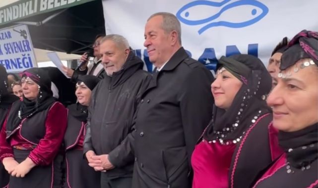 Rize-Pazar'da 3anağani Coşkusu: Soğuğa Rağmen Meydanlar Doldu, Bereket Geleneği Panayırla Yaşatıldı