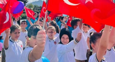 Rize’de Eğitim Öğretim Yılının Çay İlk Okulundaki 2. Dönem Açılışına Milli Eğitim Müdürü AKMEŞE Katıldı 