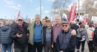 Kadıköy’de Emeklilerden Sert Mesaj: “Er ya da Geç Sandık Gelecek, Hesap Görülecek”