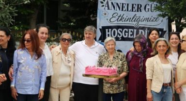 İstanbul'daki Pazarlılar Anneler Gününü Kutladı